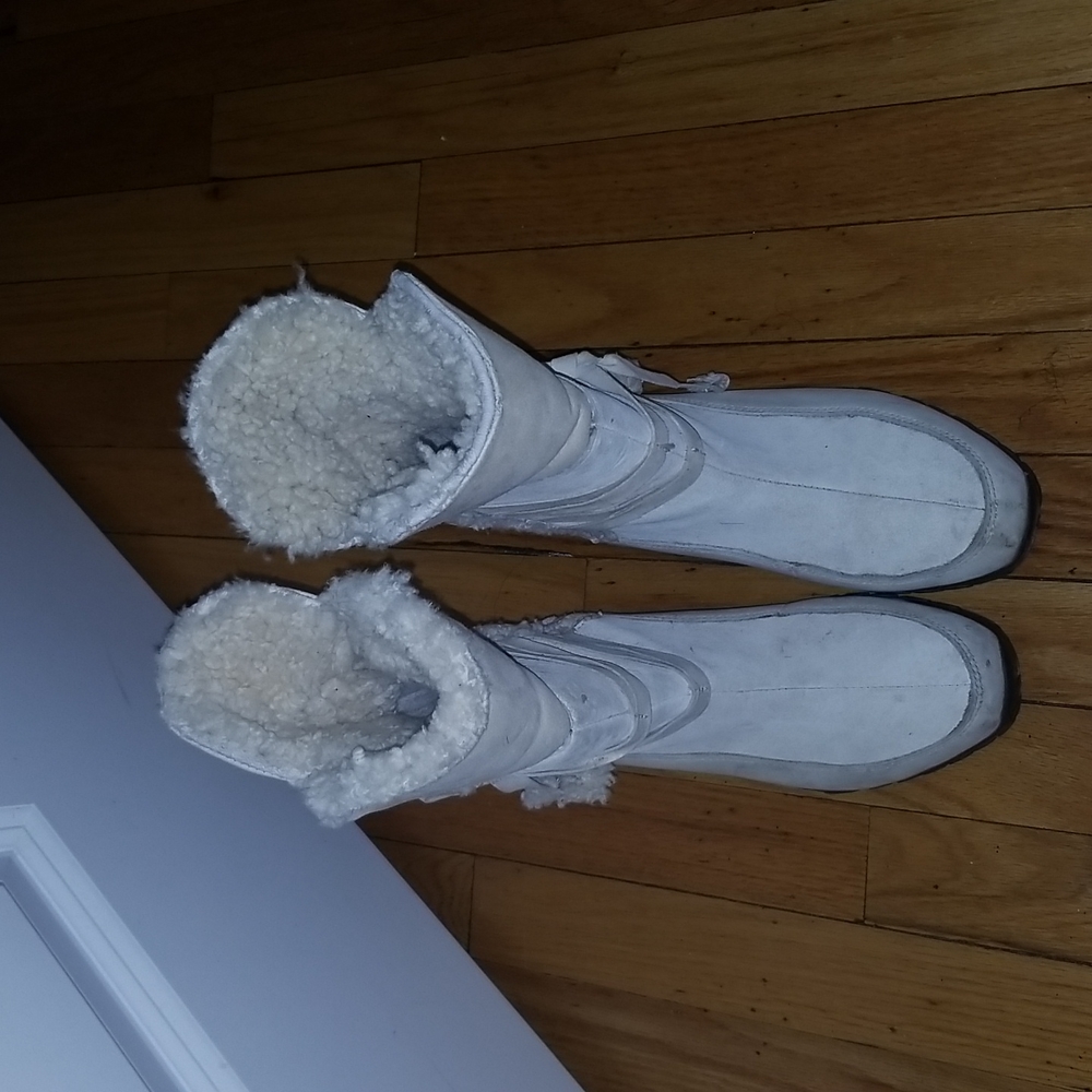 North Face boots women's sz. 6.5